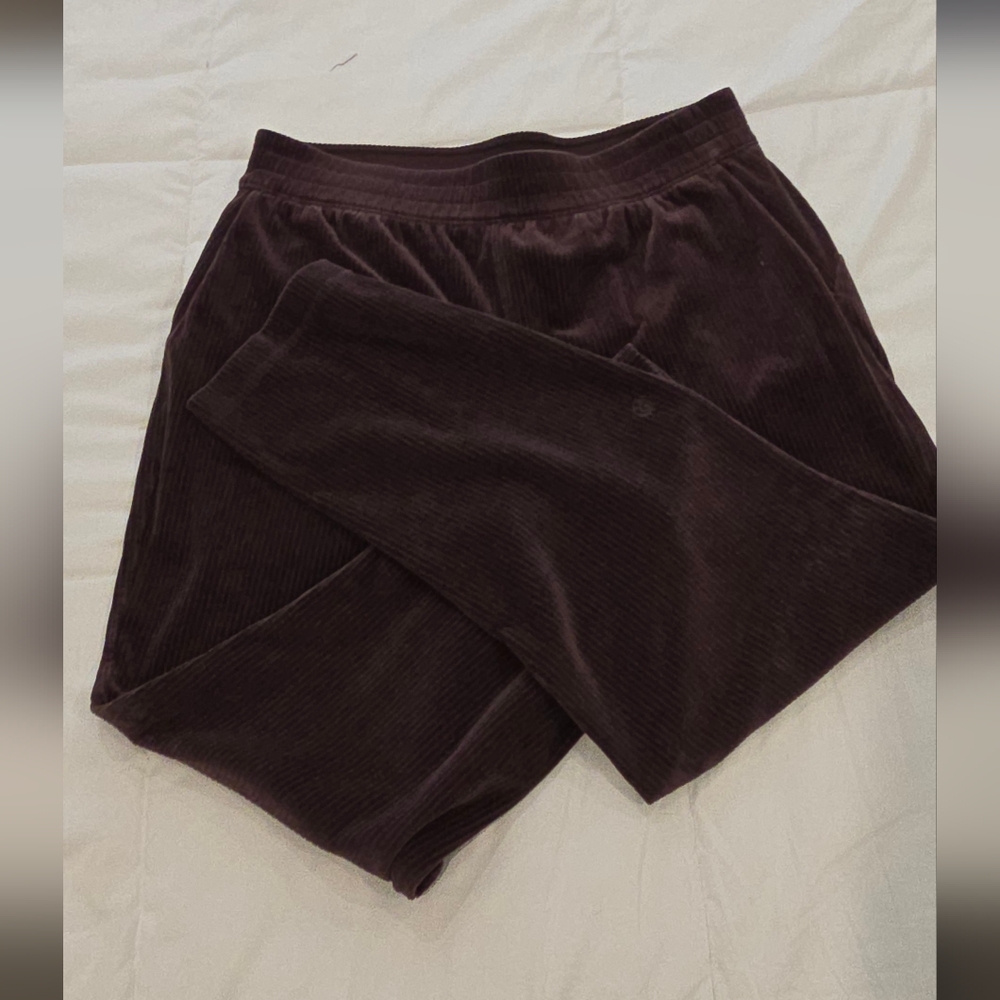 LULULEMON SCUBA MID-RISE CORD
